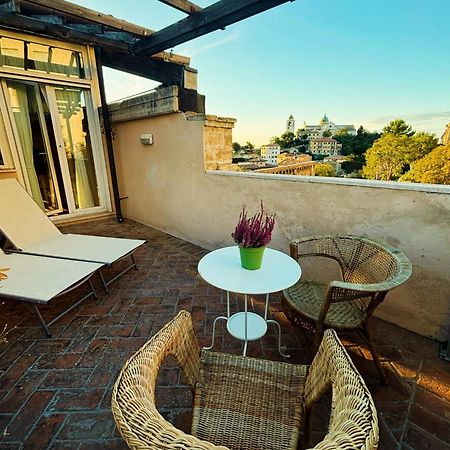 Domus Mirabilis Homestay Ancona Esterno foto