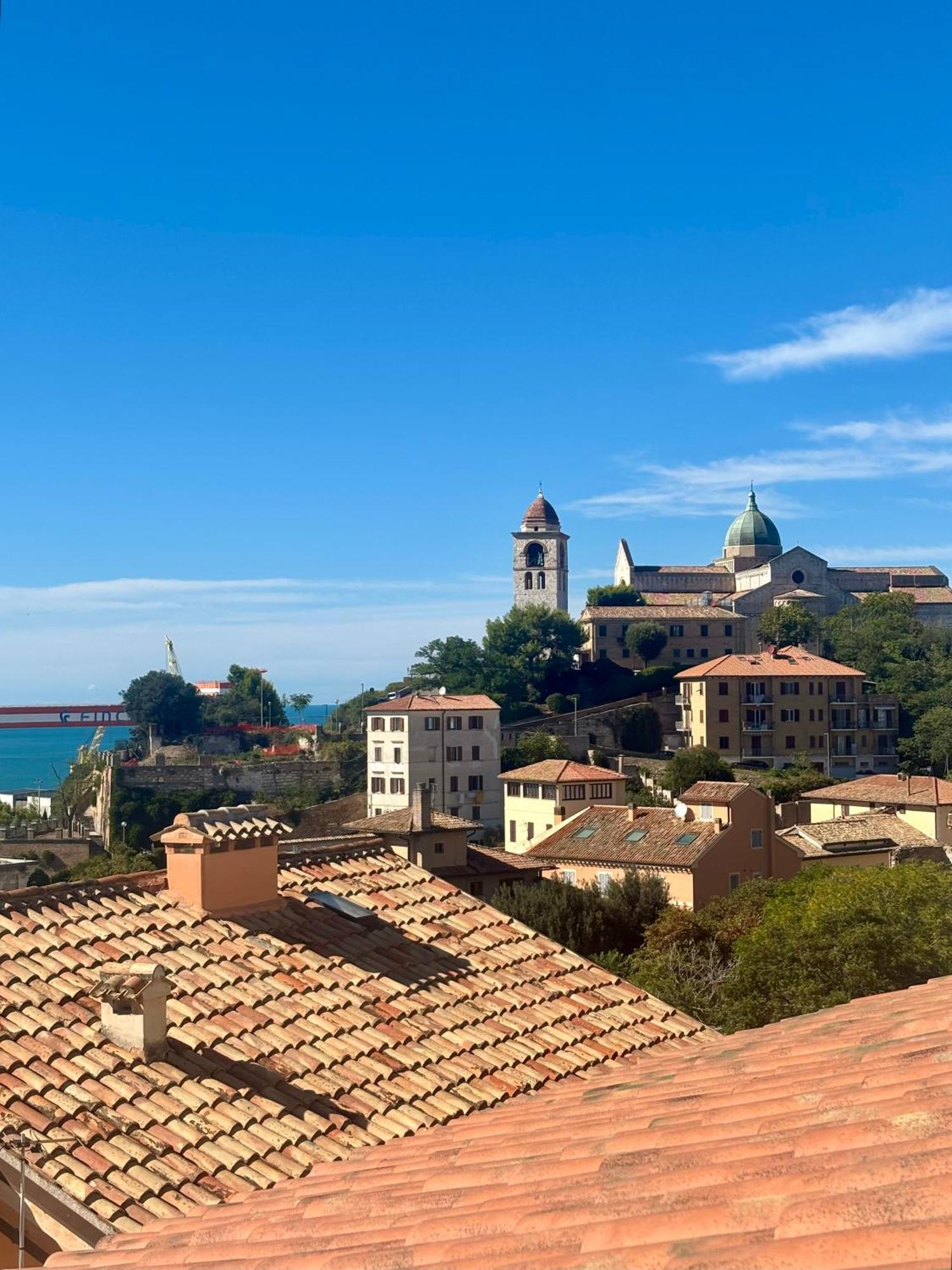 Domus Mirabilis Homestay Ancona Esterno foto