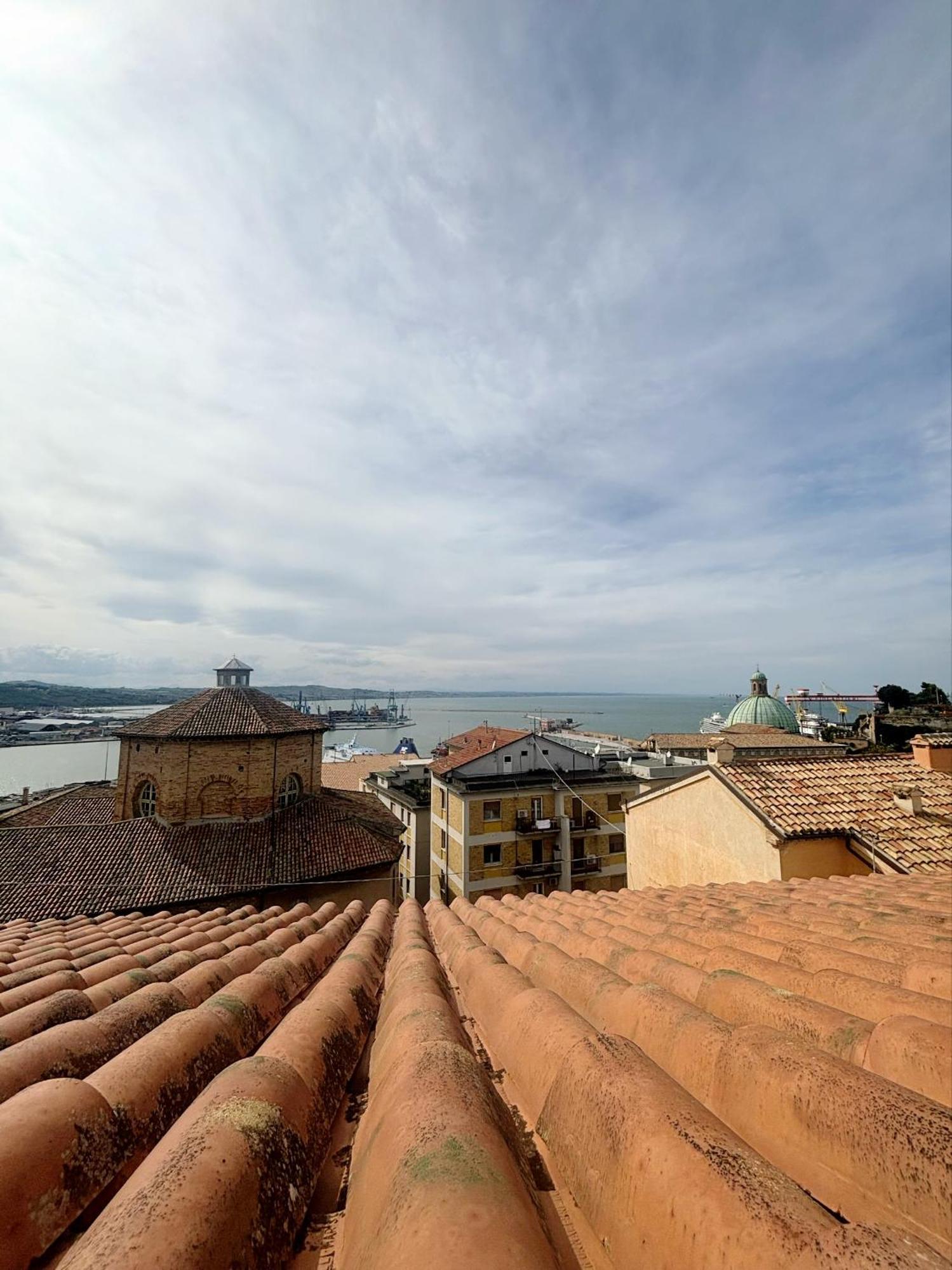 Domus Mirabilis Homestay Ancona Esterno foto