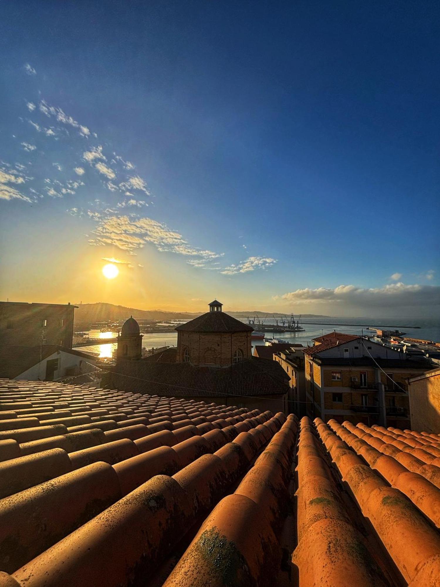 Domus Mirabilis Homestay Ancona Esterno foto